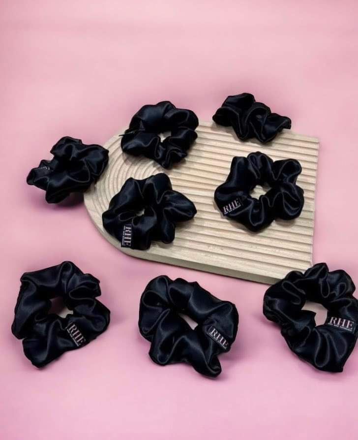 RHE SILK SCRUNCHIES